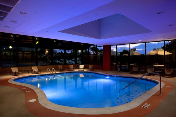 Una piscina cubierta