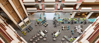 Hilton Chicago/Oak Brook Suites