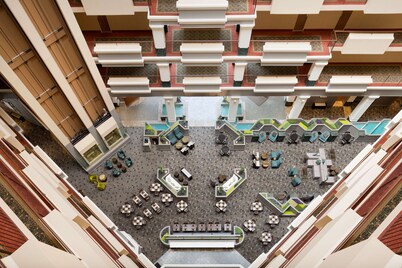 Hilton Chicago/Oak Brook Suites