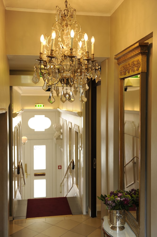Splendid-Dollmann Hotel by null