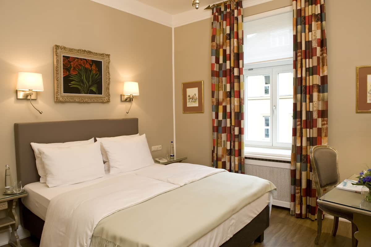 Comfort Double Room | 1 bedroom, hypo-allergenic bedding, individually decorated