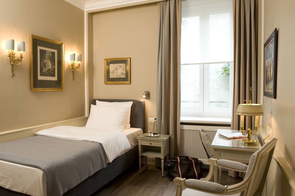 Hypo-allergenic bedding available, desk, blackout drapes, soundproofing