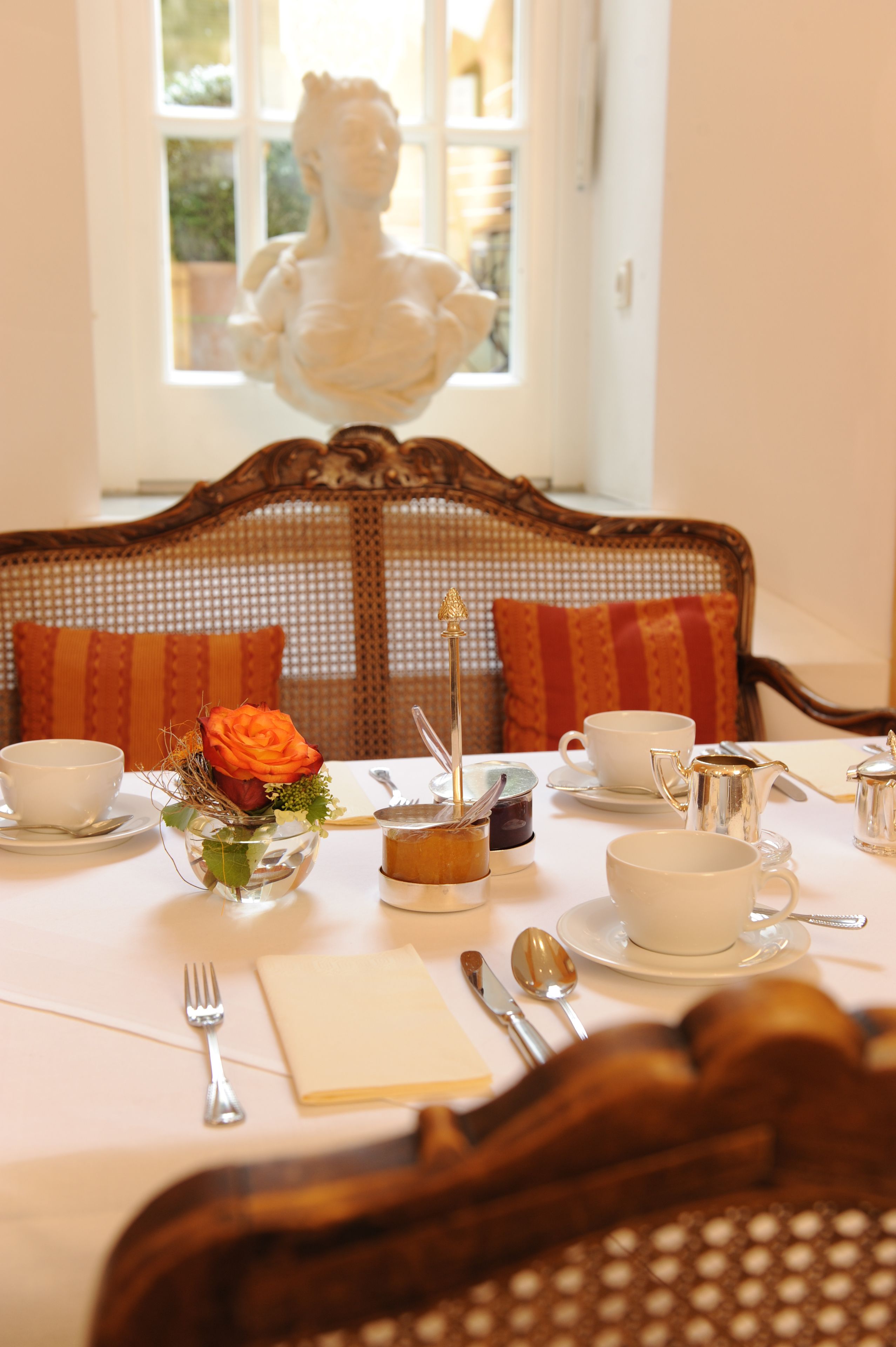 daily buffet breakfast (eur 18 per person)