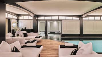 Couples treatment rooms, sauna, hot tub, steam room, body treatments