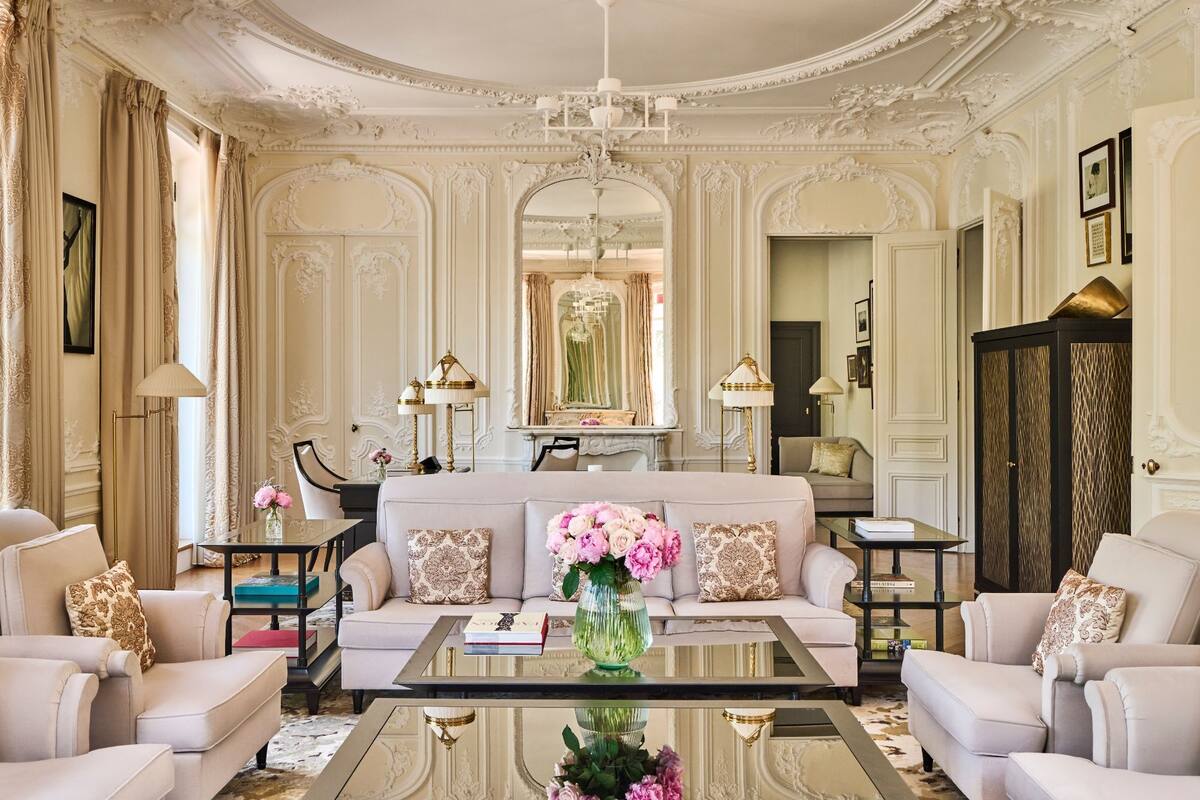 Signature Suite (George V) | Living area | 82-cm Smart TV with satellite channels, pay movies, offices