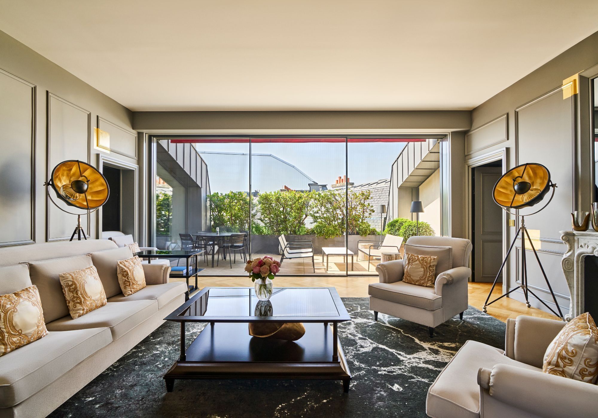 Suite (Harcourt) | Living area | 82-cm Smart TV with satellite channels, pay movies, offices