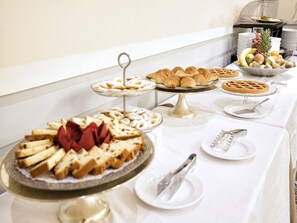 Breakfast area - Hotel Borromini (Rome)