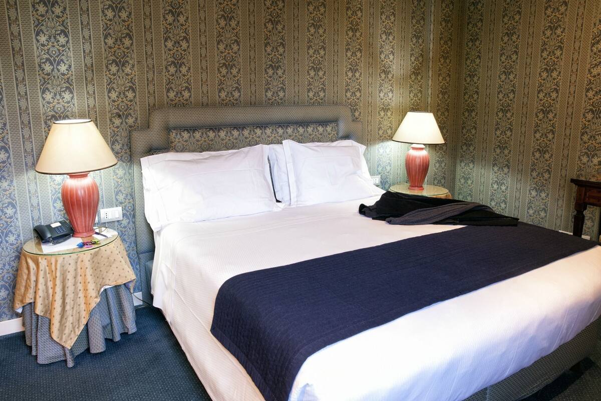 Minibar, in-room safe, iron/ironing board, cribs/infant beds