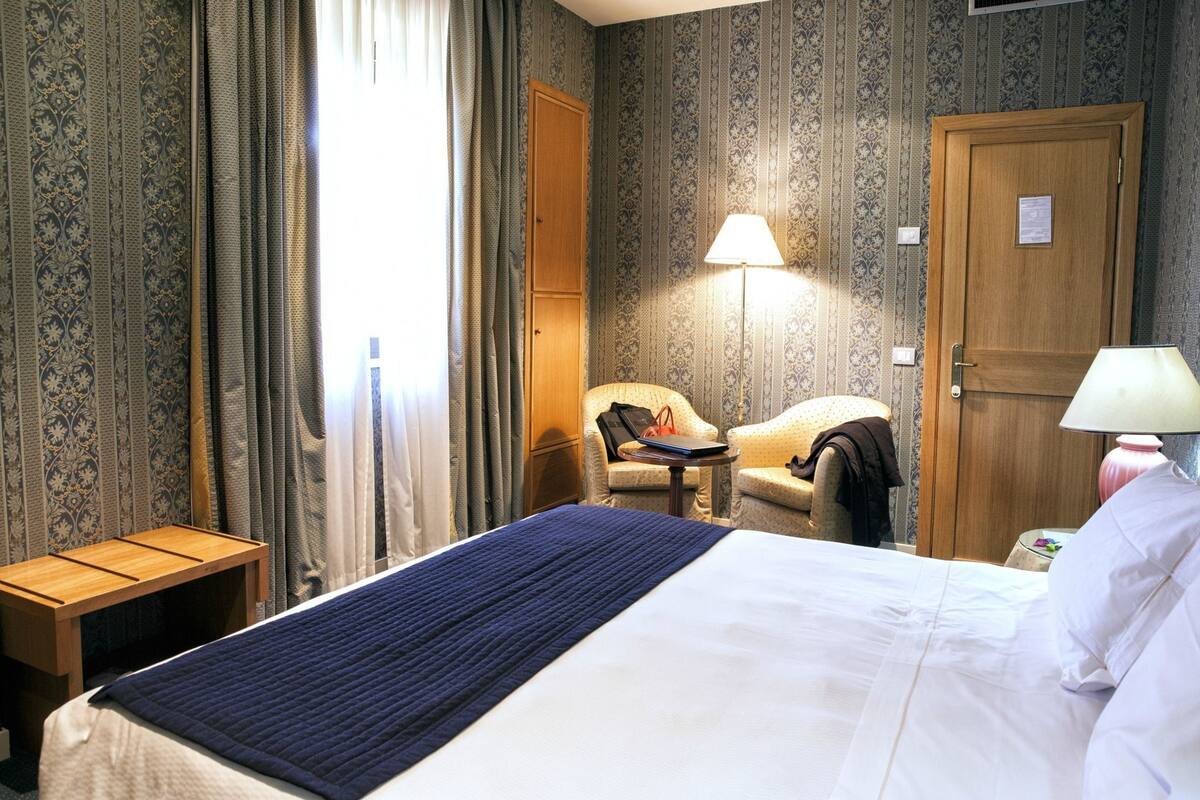 Minibar, in-room safe, iron/ironing board, cribs/infant beds