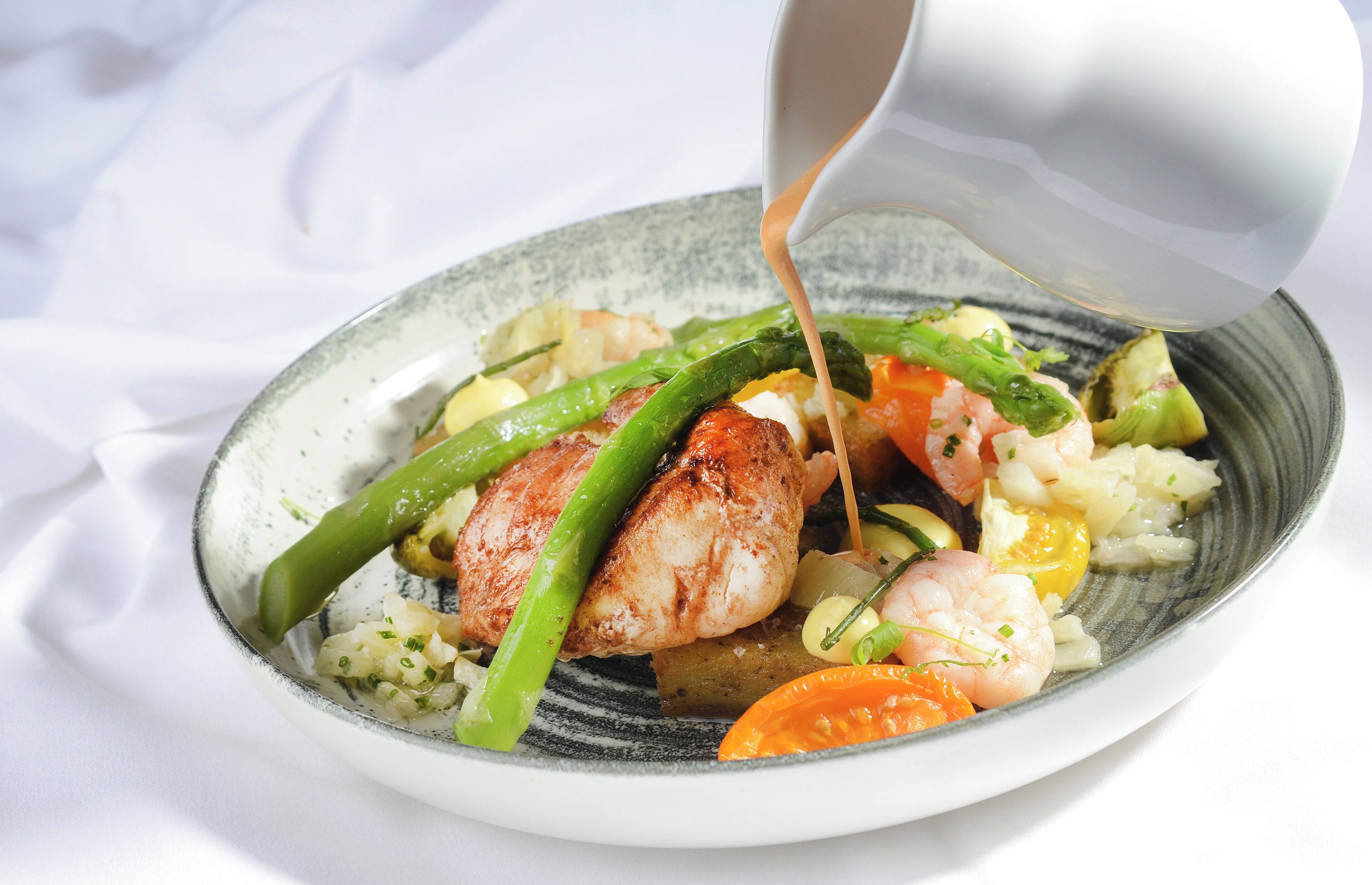 breakfast, lunch, dinner served; irish cuisine