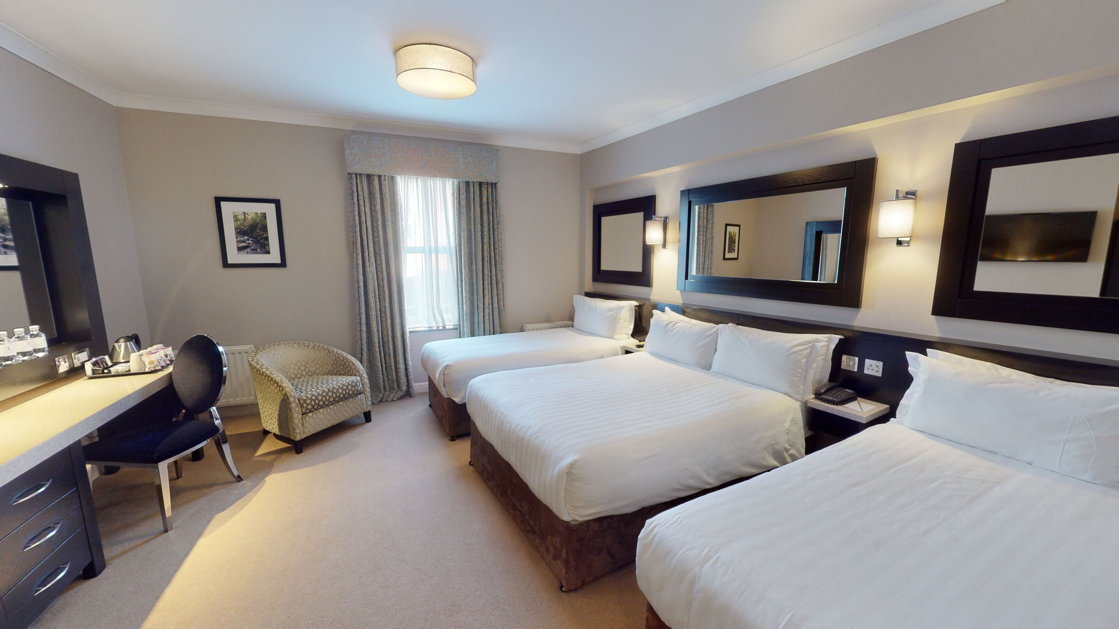 family room | premium bedding, in-room safe, desk, soundproofing