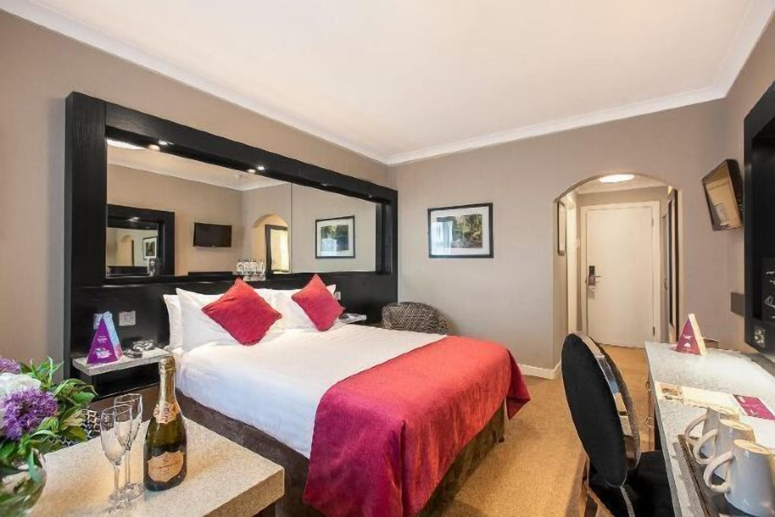Premium bedding, in-room safe, desk, soundproofing