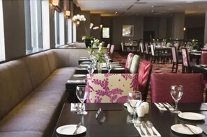 Se sirven desayunos, almuerzos, cenas y cocina irlandesa 