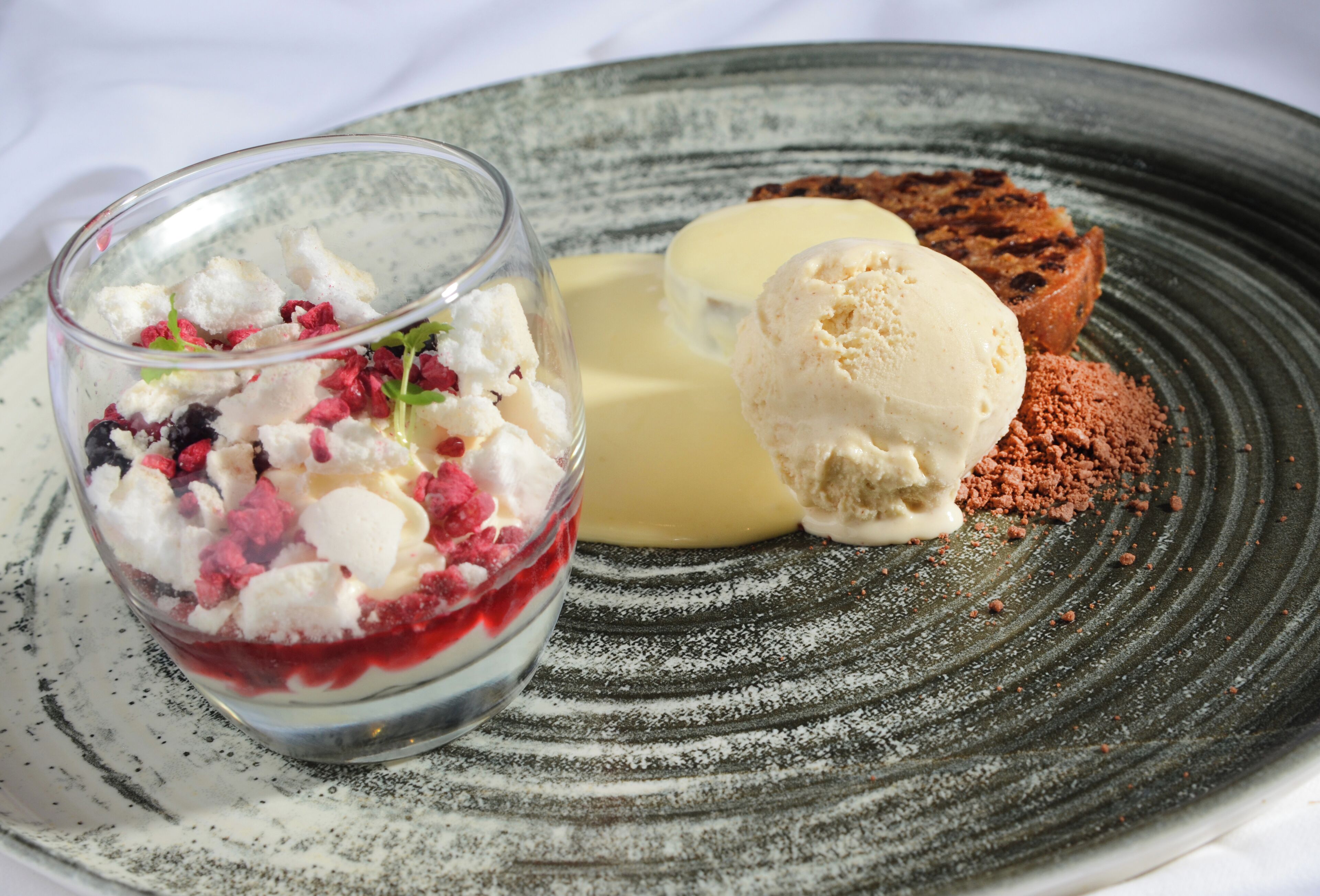 breakfast, lunch, dinner served; irish cuisine