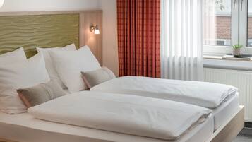 Hypo-allergenic bedding, in-room safe, desk, soundproofing