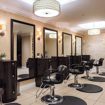 Couples treatment rooms, hot tub, steam room, Turkish bath