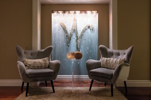 Couples treatment rooms, hot tub, steam room, Turkish bath