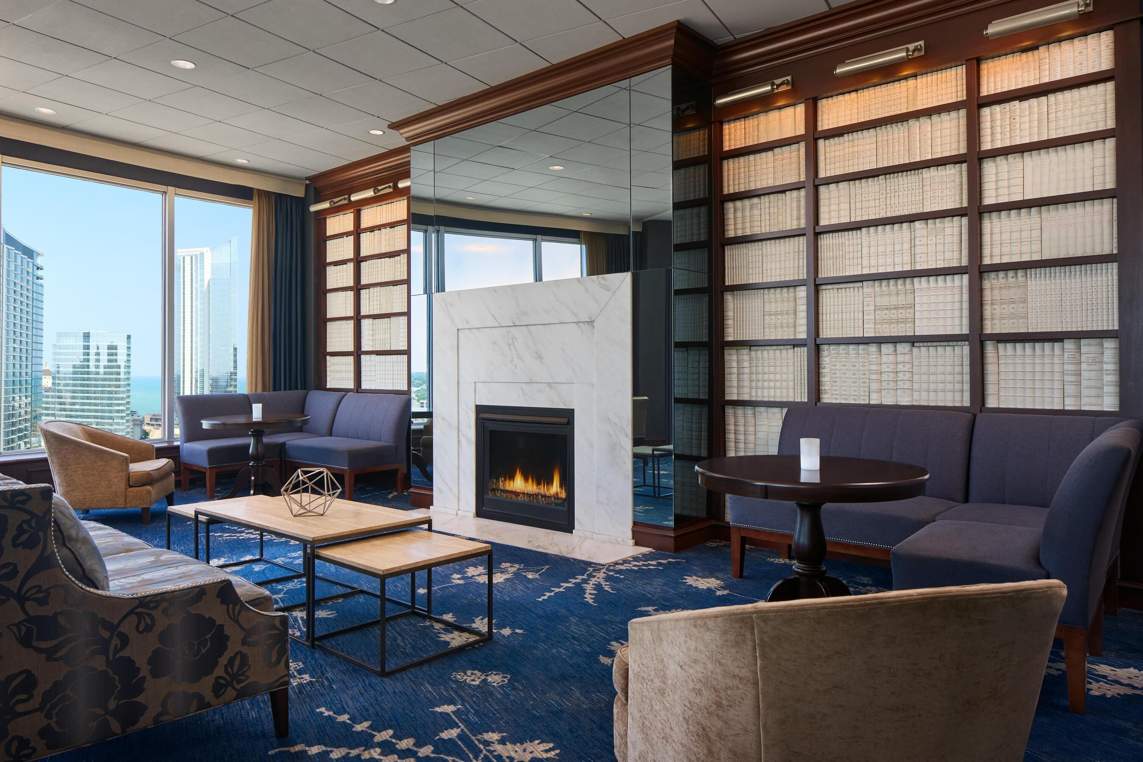 3 bars/lounges, lobby lounge