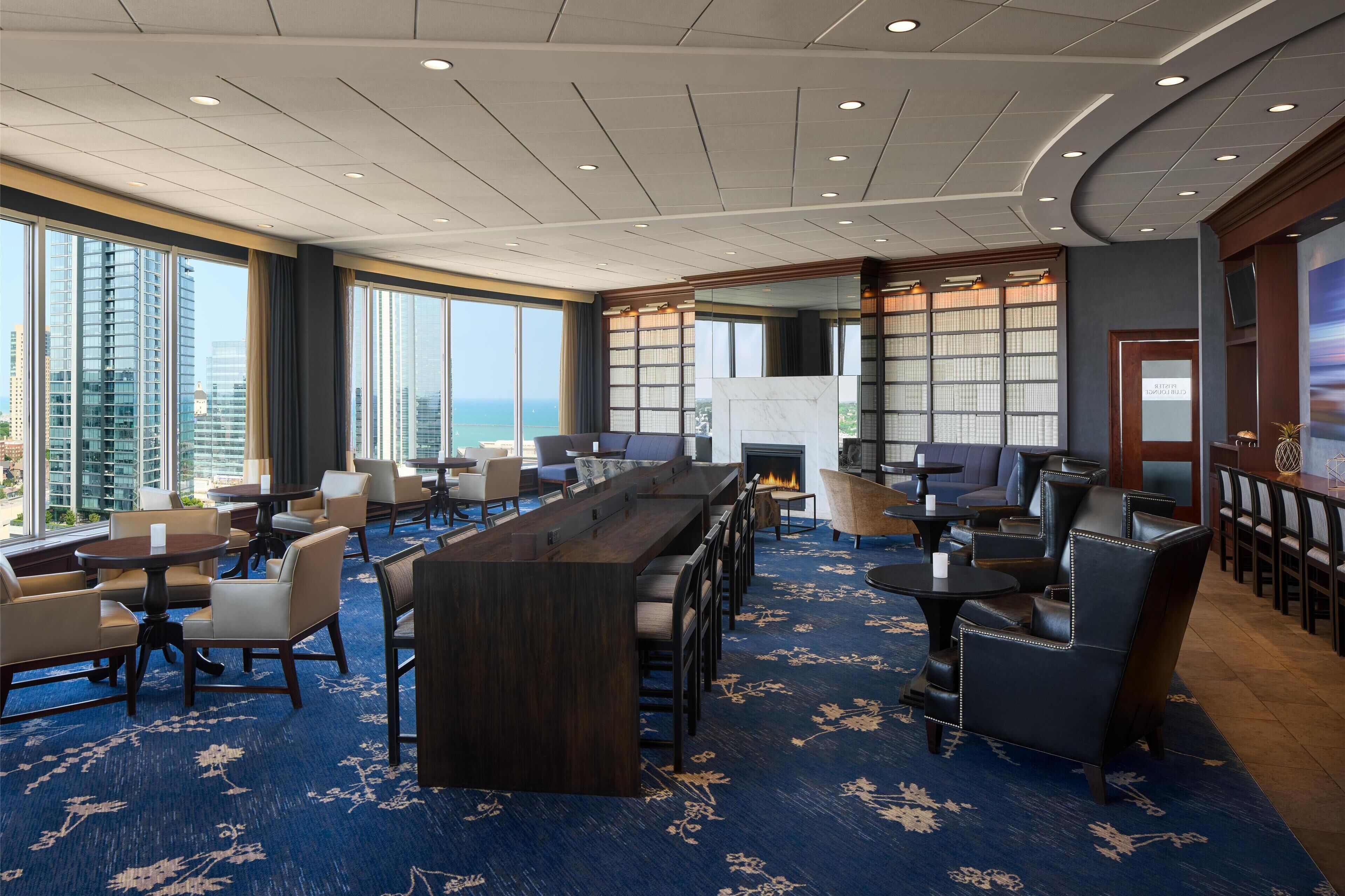 3 bars/lounges, lobby lounge