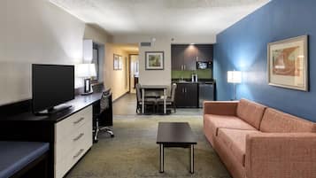 Suite, 1 Bedroom (with Living Area) | In-room safe, desk, laptop workspace, soundproofing