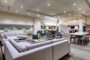 Lobby - Holiday Inn Hotel & Suites Atlanta Airport-North by IHG (Atlanta)