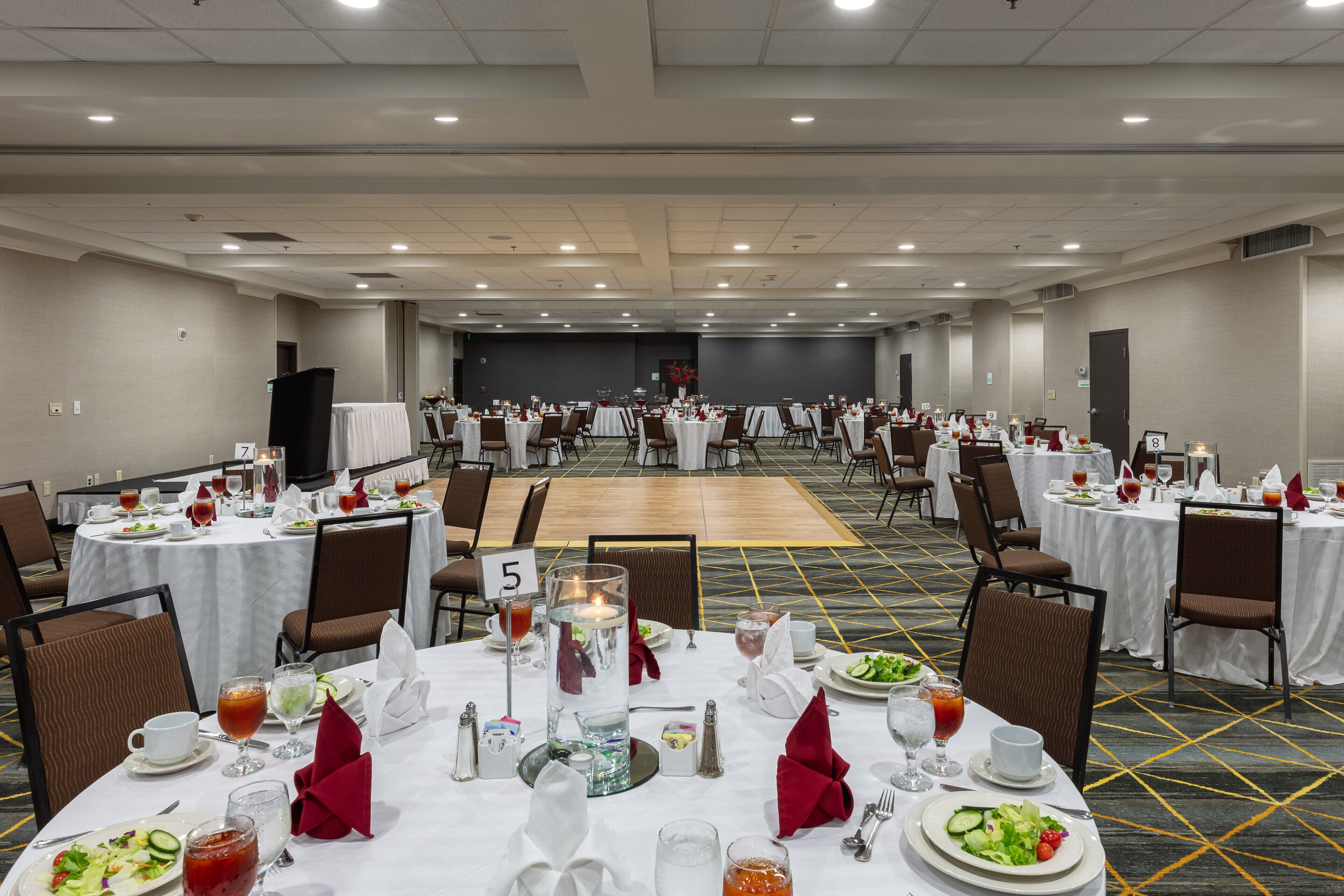 Photo - Holiday Inn Hotel & Suites Atlanta Airport-North by IHG