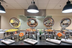 Daily buffet breakfast for a fee - Holiday Inn Hotel & Suites Atlanta Airport-North by IHG (Atlanta)