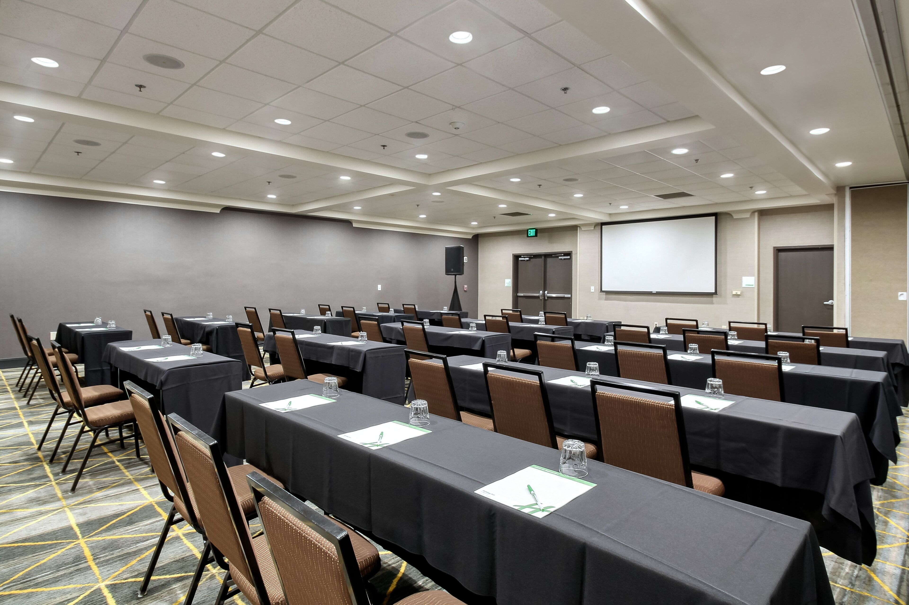 Photo - Holiday Inn & Suites Atlanta Airport North by IHG