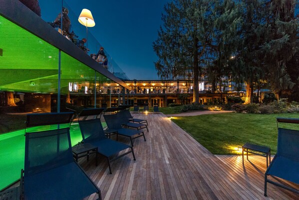 Indoor pool, outdoor pool, pool loungers