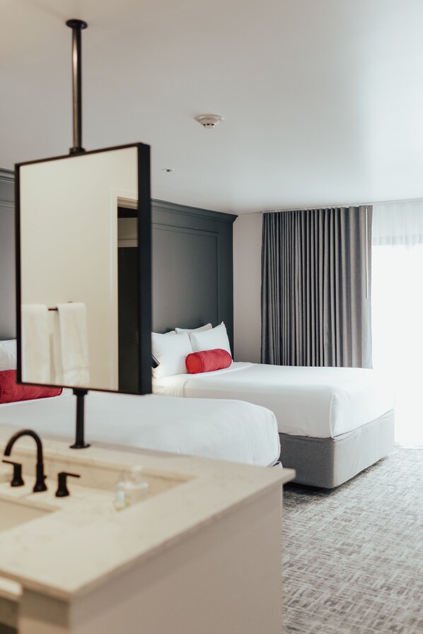 1 bedroom, premium bedding, pillowtop beds, in-room safe