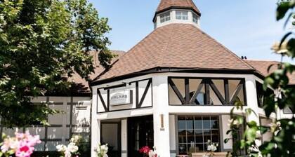 Vinland Hotel and Lounge