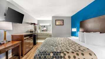 Premium bedding, individually decorated, individually furnished, desk