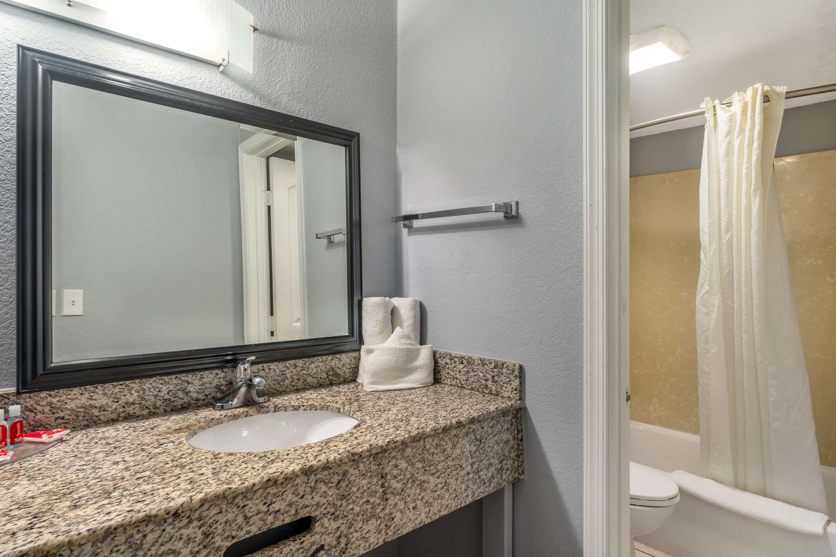 Photo - Econo Lodge Inn & Suites Virginia Beach - Norfolk