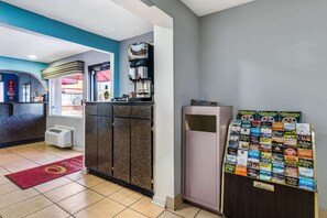 Lobby - Econo Lodge Inn & Suites Virginia Beach - Norfolk (Virginia Beach)