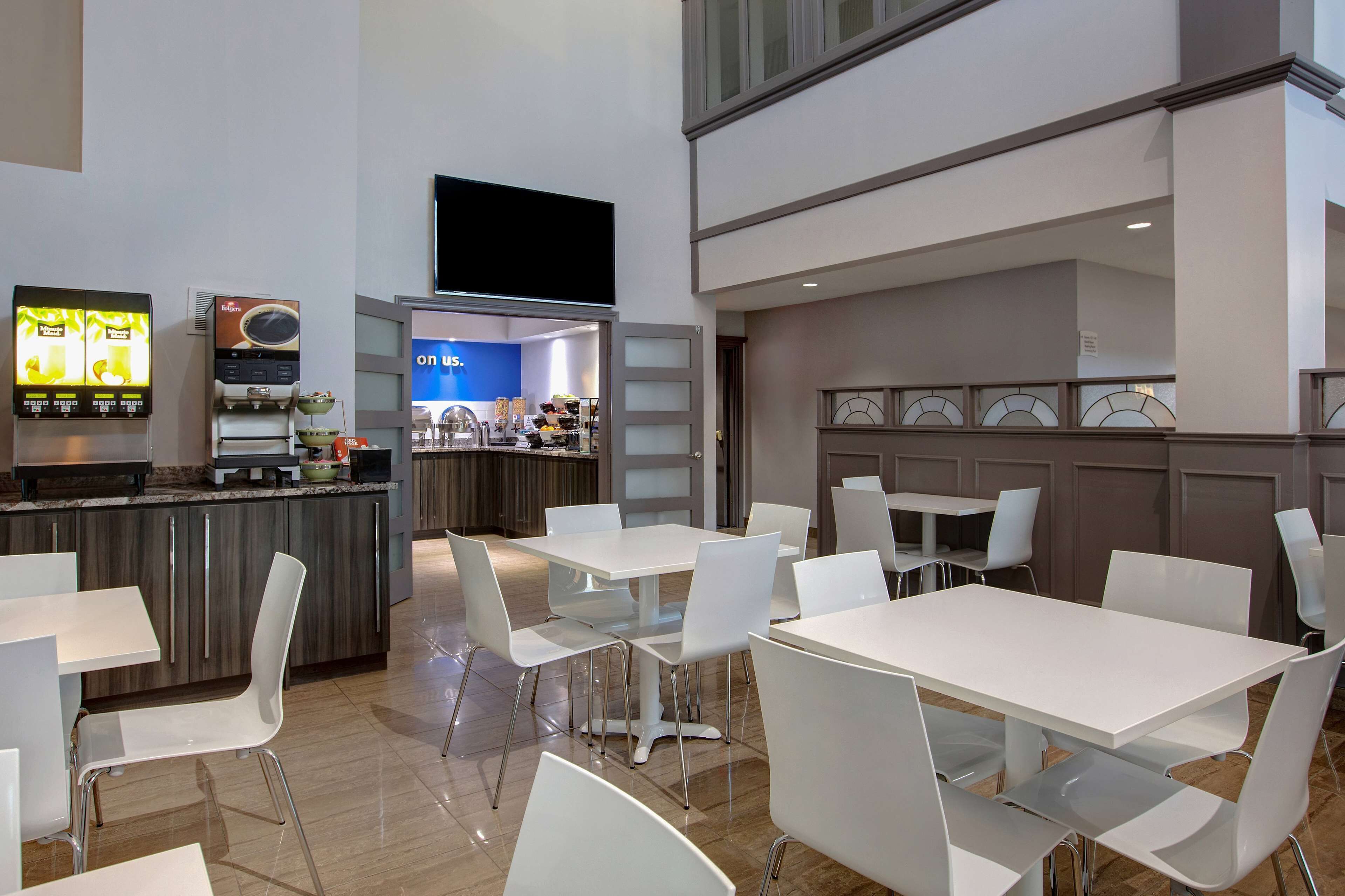 Sudah termasuk sarapan lengkap setiap hari