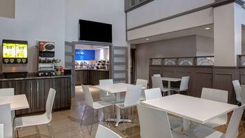 Sudah termasuk sarapan lengkap setiap hari