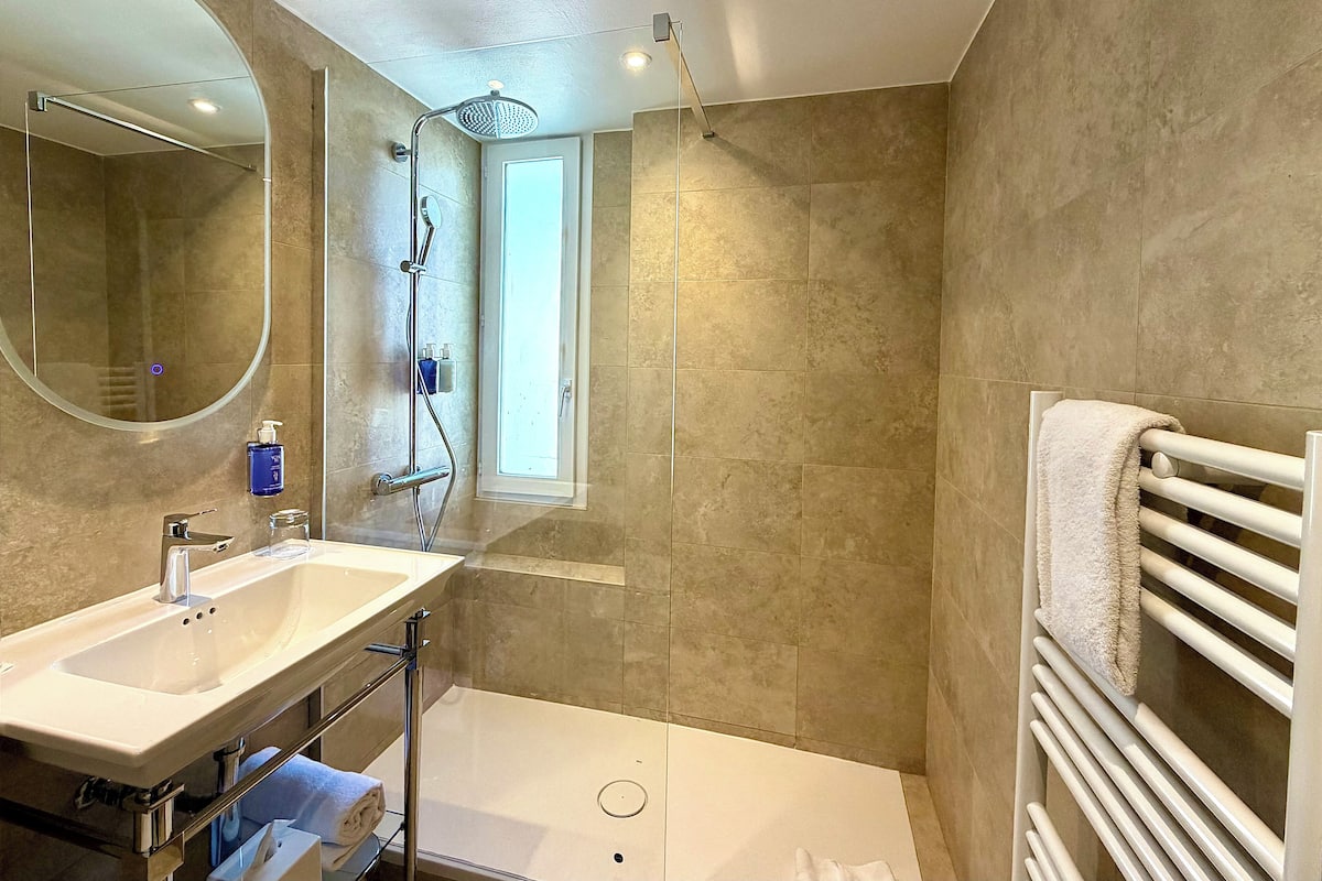 Free toiletries, hair dryer, bathrobes, slippers