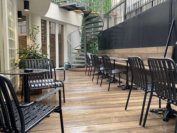 Terrace/patio