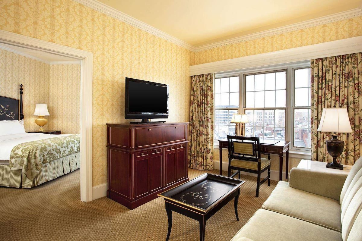 Deluxe Suite, 1 King Bed | View from room