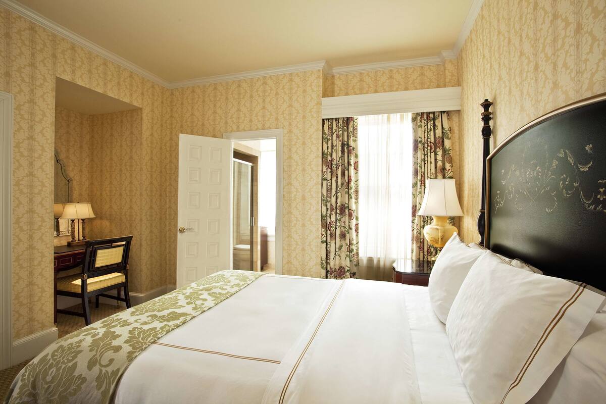 Superior Room, 1 Queen Bed | Egyptian cotton sheets, premium bedding, down comforters, pillowtop beds