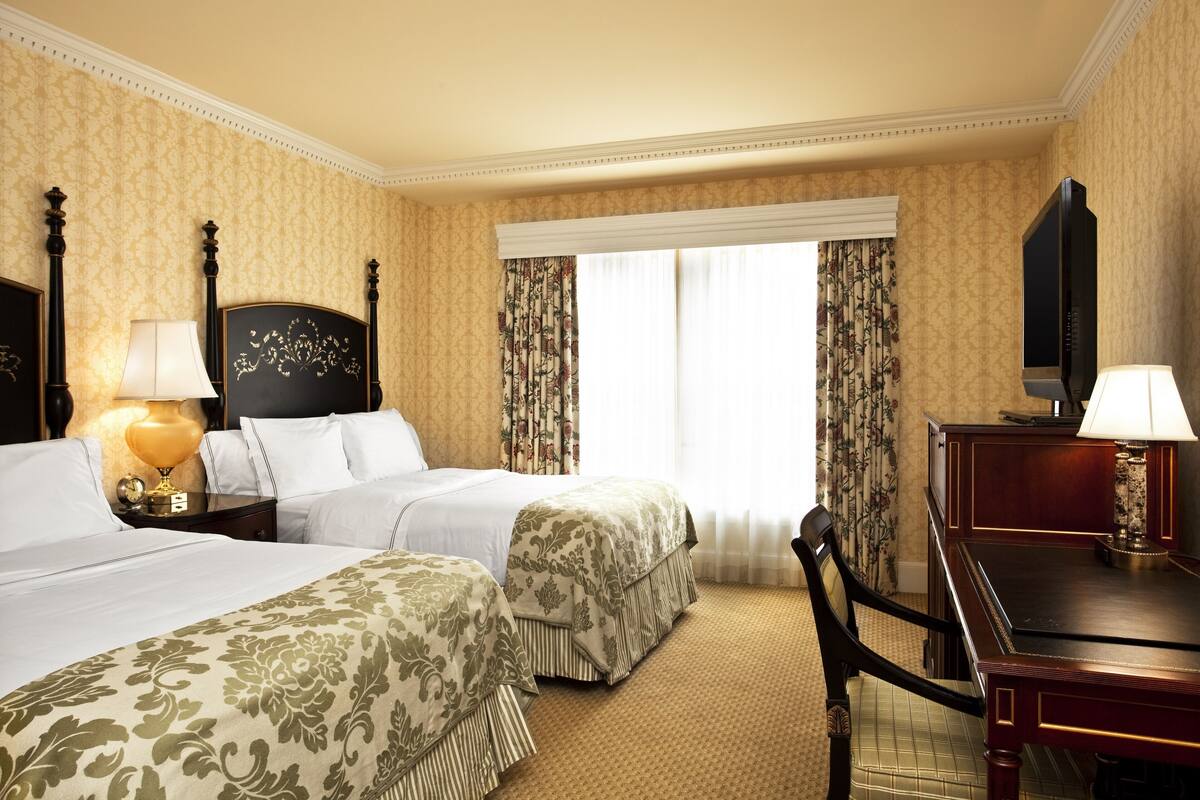 Egyptian cotton sheets, premium bedding, down comforters, pillowtop beds