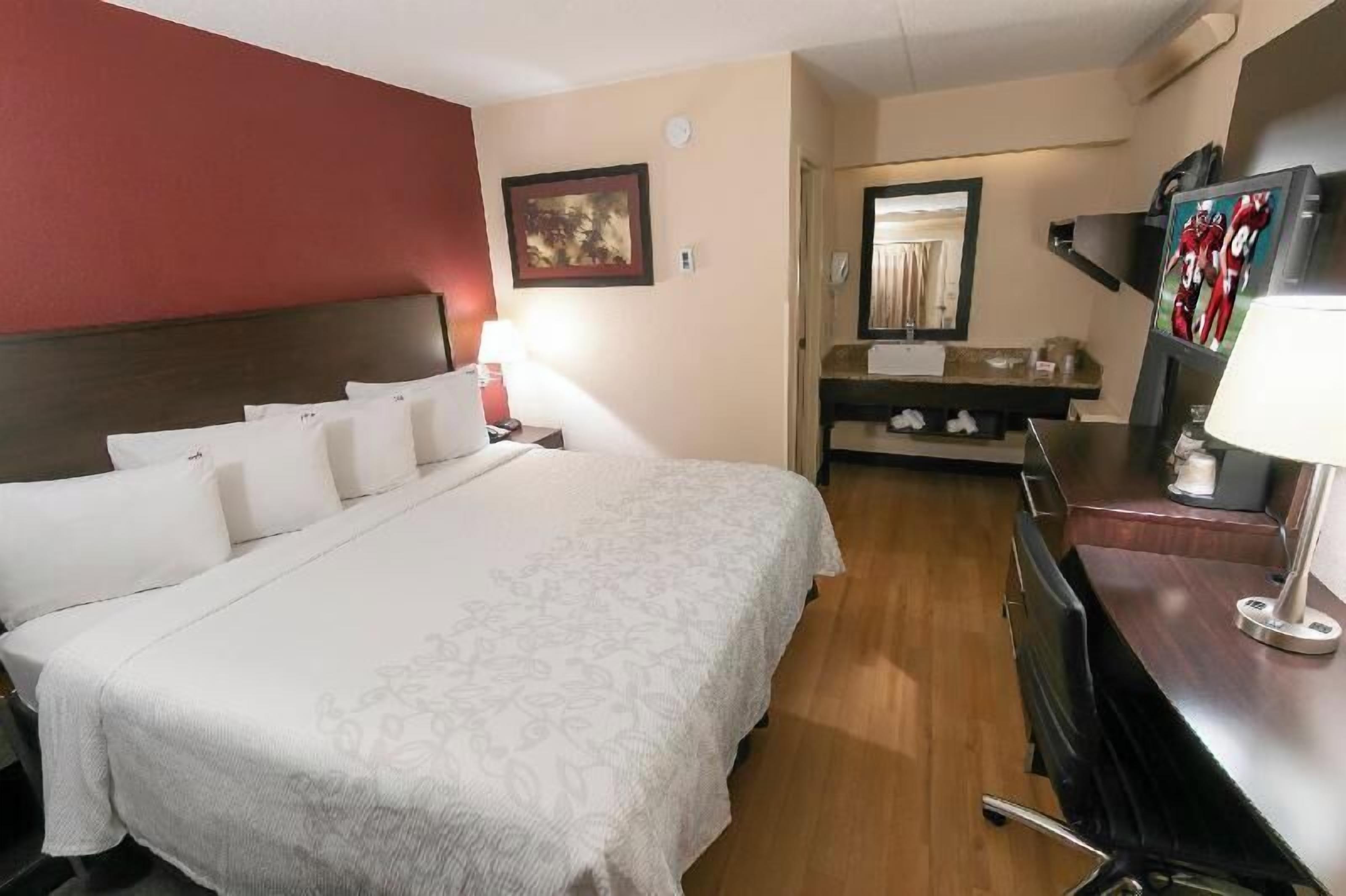 In-room safe, desk, blackout drapes, free WiFi