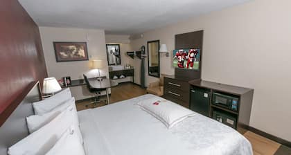 Red Roof Inn PLUS+ Boston - Framingham