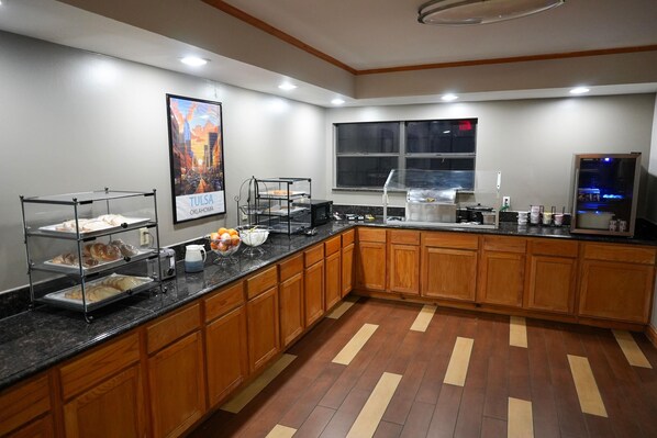 Free daily continental breakfast