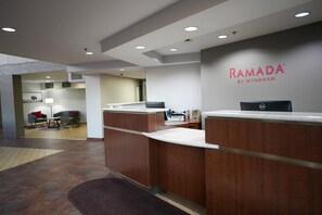Lobby - Ramada by Wyndham Tulsa Broken Arrow (Broken Arrow)