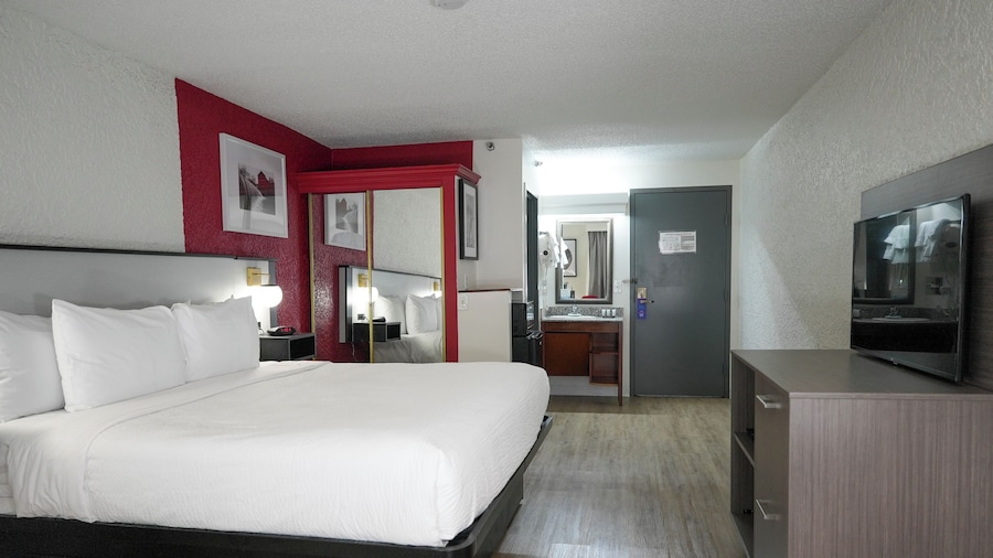 Ramada by Wyndham Tulsa Broken Arrow