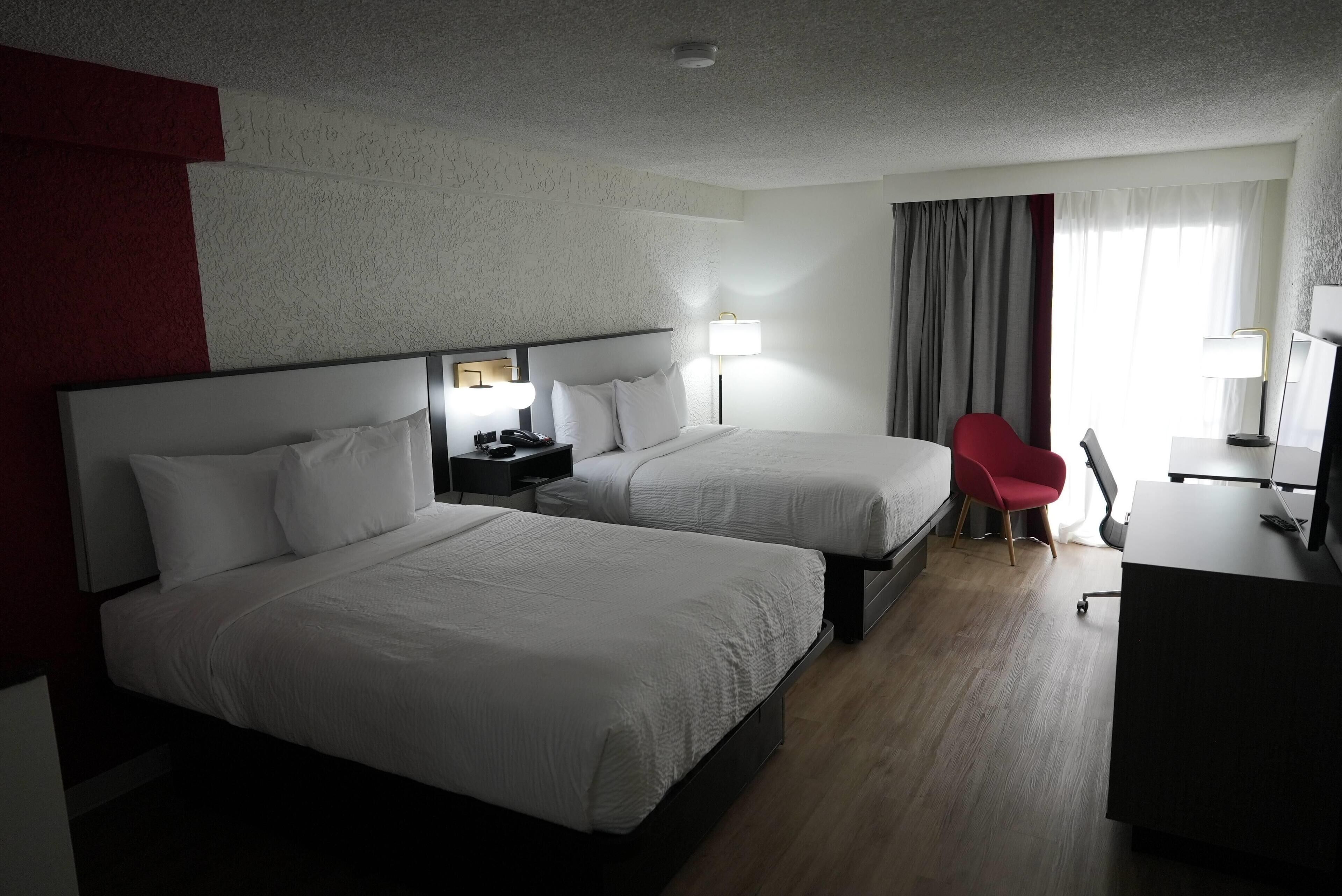 客房, 2 张大床, 无烟房 | 办公桌、遮光窗帘、熨斗/熨衣板、免费婴儿床