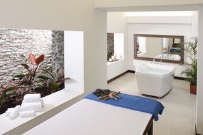 Ansiktsbehandlingar, massage- och behandlingsrum och manikyr och pedikyr