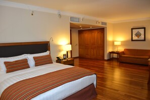 1 quarto, roupas de cama premium, cofres nos quartos, escrivaninha