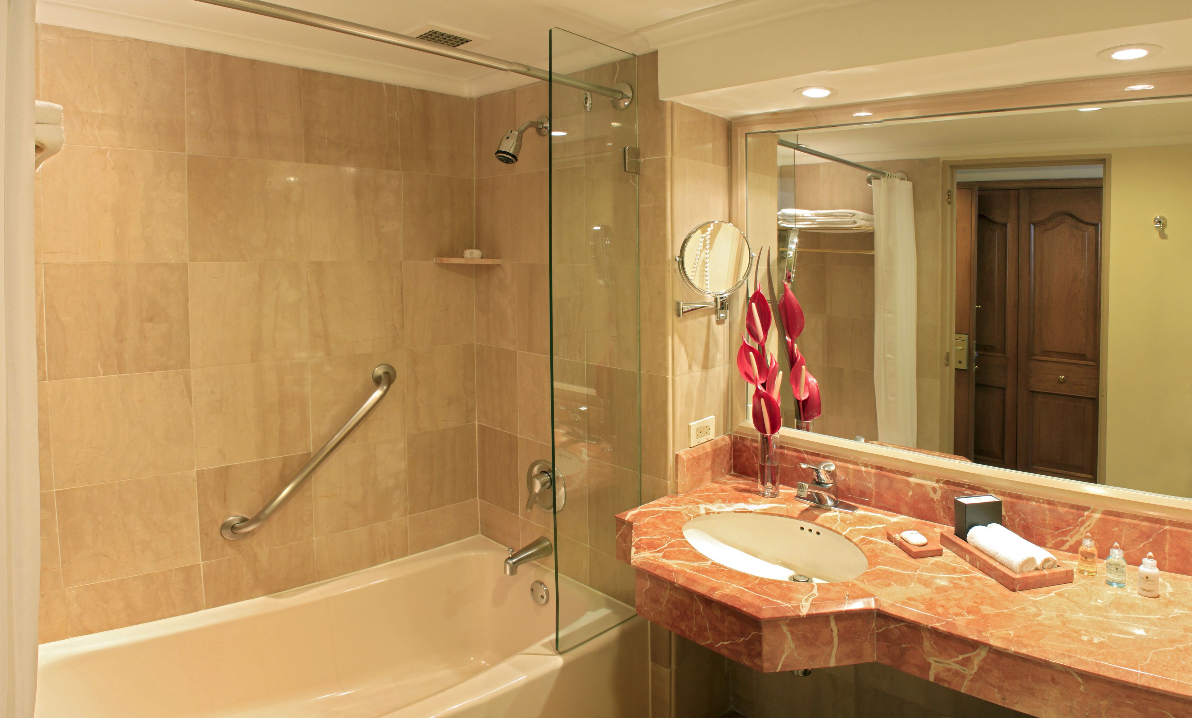 shower, rainfall showerhead, free toiletries, towels